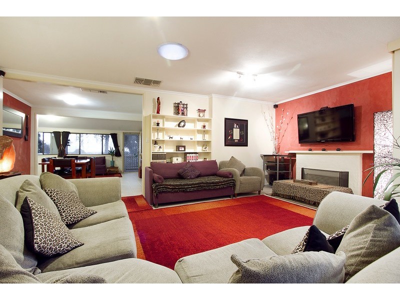 7 Queens Court, Berwick VIC 3806