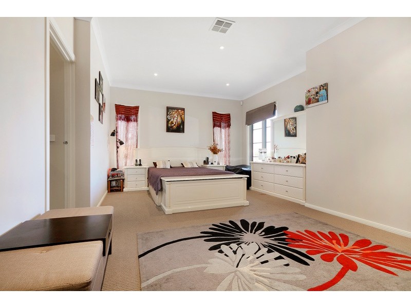 10 College Drive, Narre Warren South VIC 3805