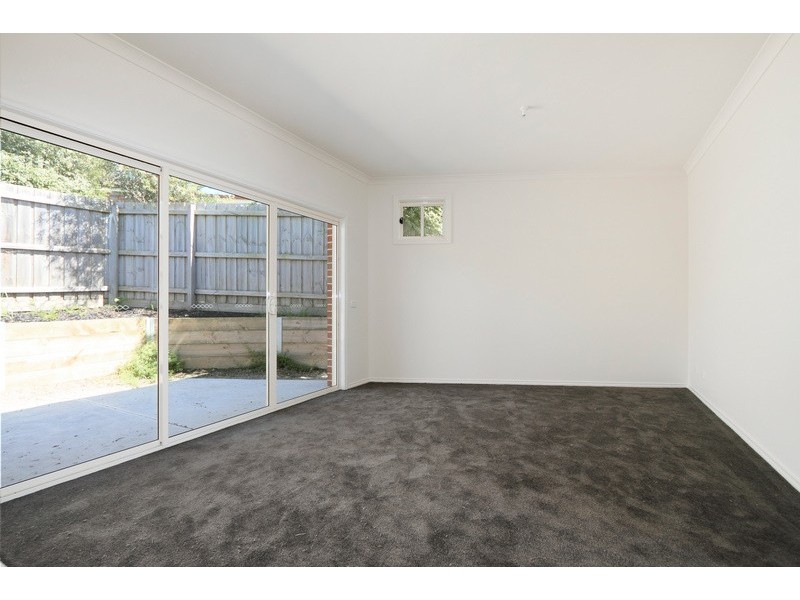 1A Lancaster Way, Beaconsfield VIC 3807
