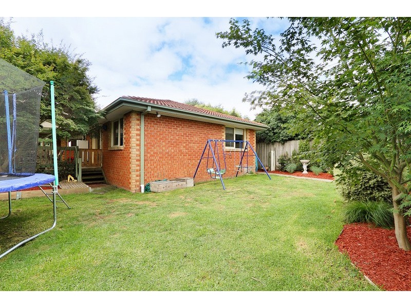 32 Chirnside Road, Berwick VIC 3806