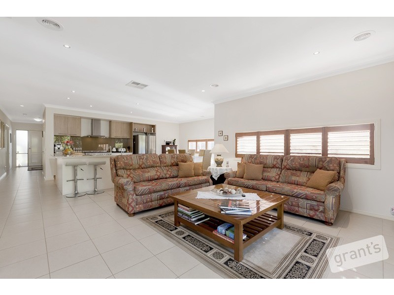 4 Florida Court, Berwick VIC 3806