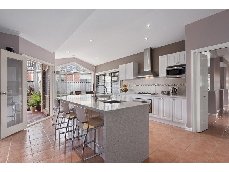 15 Eucumbene Drive, Berwick VIC 3806