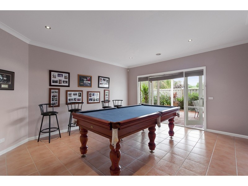 15 Eucumbene Drive, Berwick VIC 3806