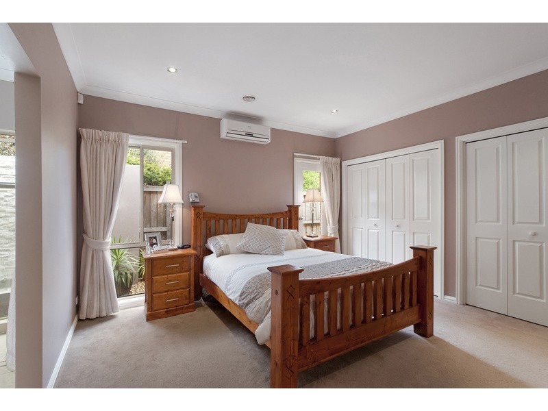 15 Eucumbene Drive, Berwick VIC 3806