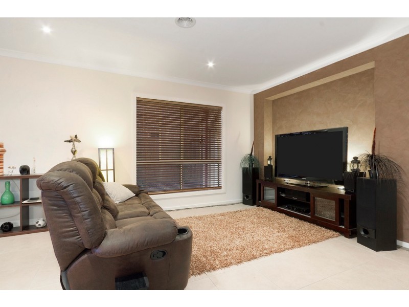 6 Norris Grove, Berwick VIC 3806