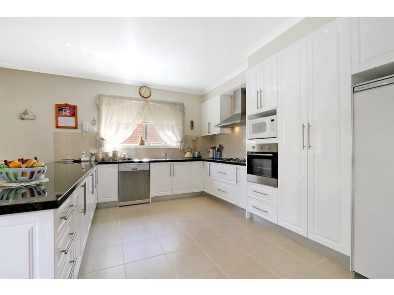 5 Sachiko Place, Berwick VIC 3806