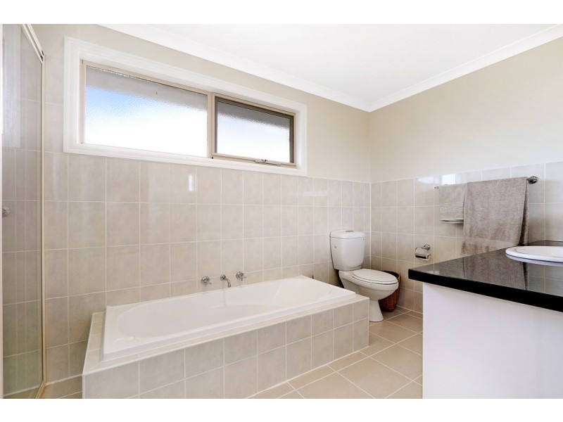 5 Sachiko Place, Berwick VIC 3806