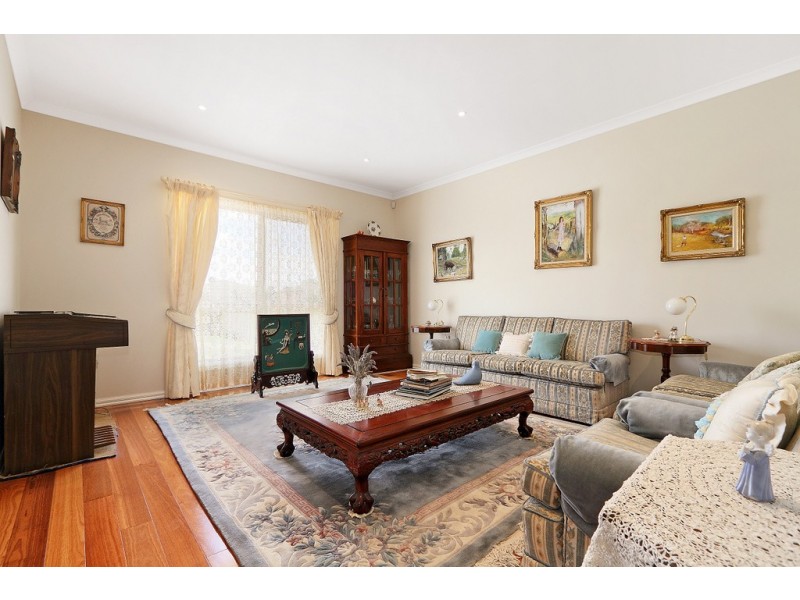 5 Sachiko Place, Berwick VIC 3806