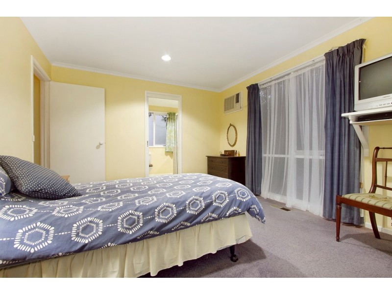 1/4 Camley Court, Berwick VIC 3806