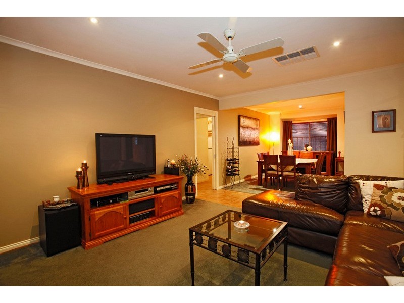 4 Lowanna Street, Berwick VIC 3806