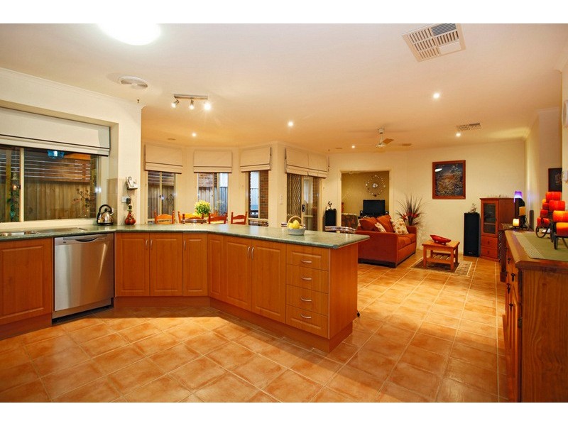 4 Lowanna Street, Berwick VIC 3806