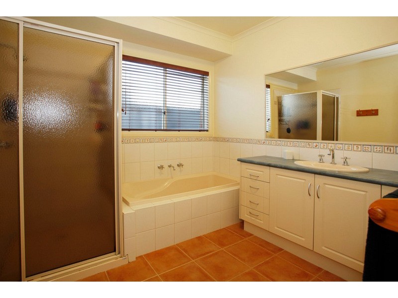 4 Lowanna Street, Berwick VIC 3806