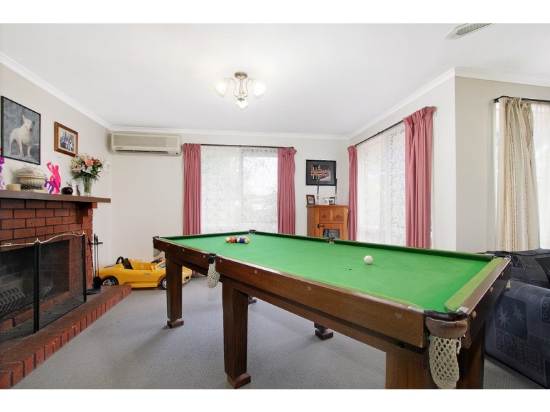 6 Madden Retreat, Berwick VIC 3806