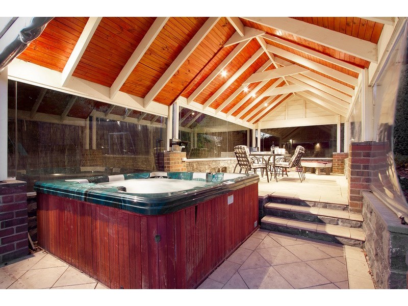 6 Fairholme Boulevard, Berwick VIC 3806