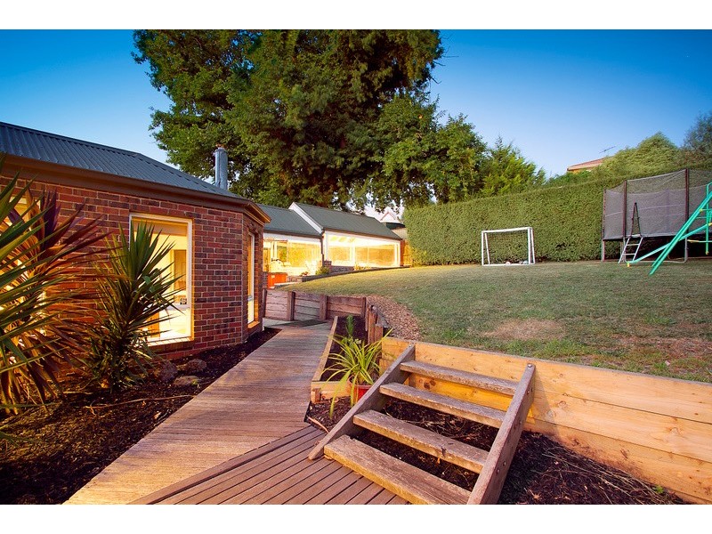 6 Fairholme Boulevard, Berwick VIC 3806