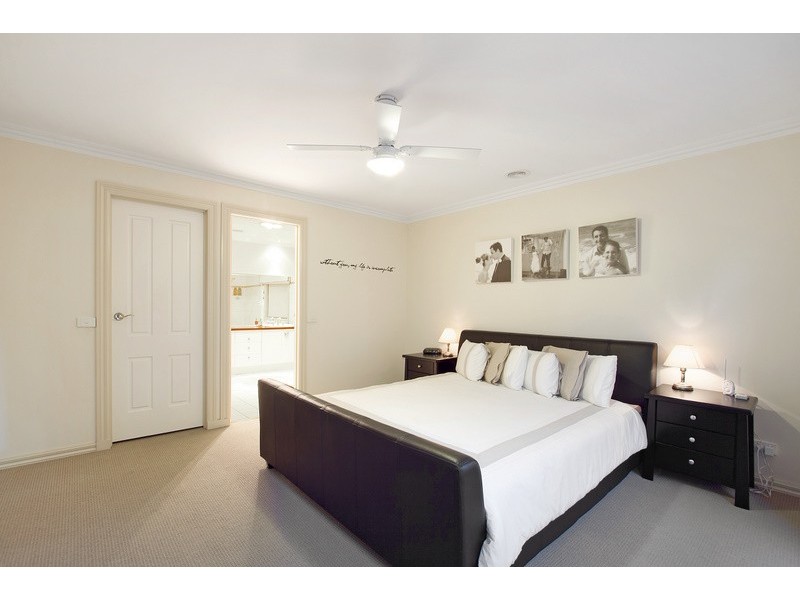 6 Fairholme Boulevard, Berwick VIC 3806