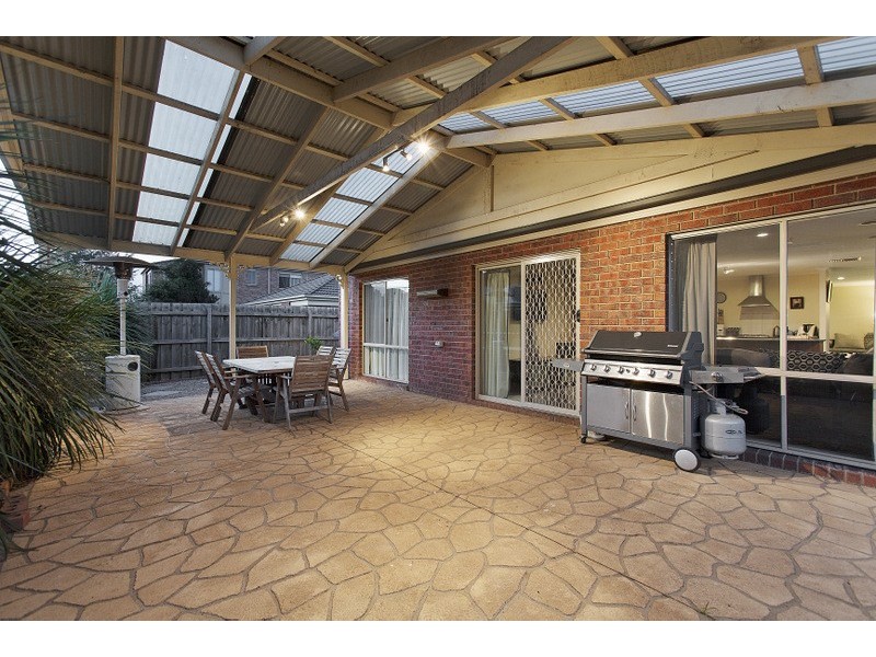 27 Pendulum Place, Berwick VIC 3806