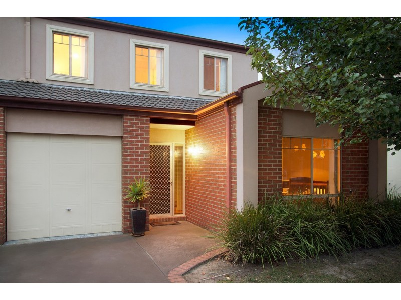 11/12 Grant Close, Berwick VIC 3806
