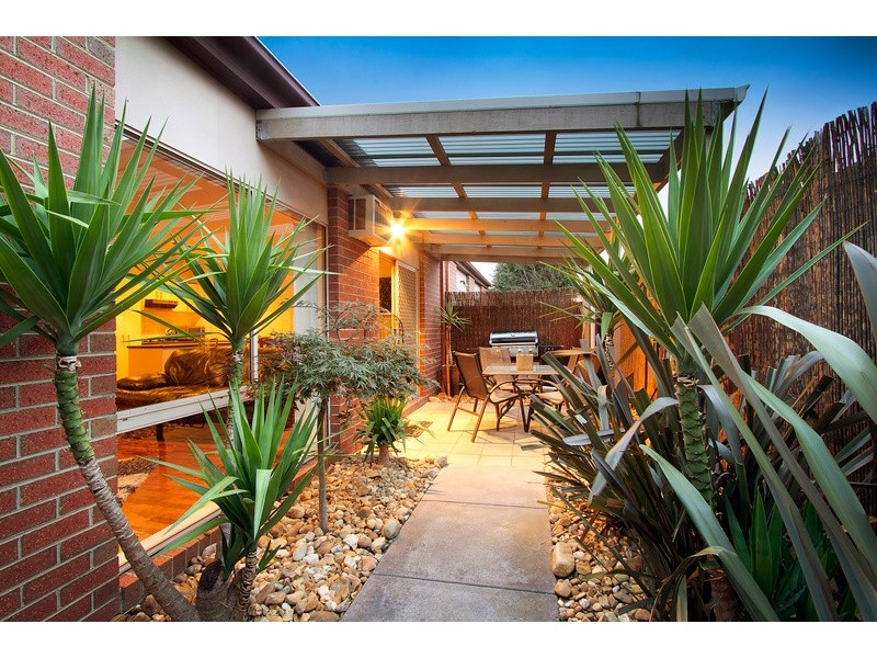 11/12 Grant Close, Berwick VIC 3806