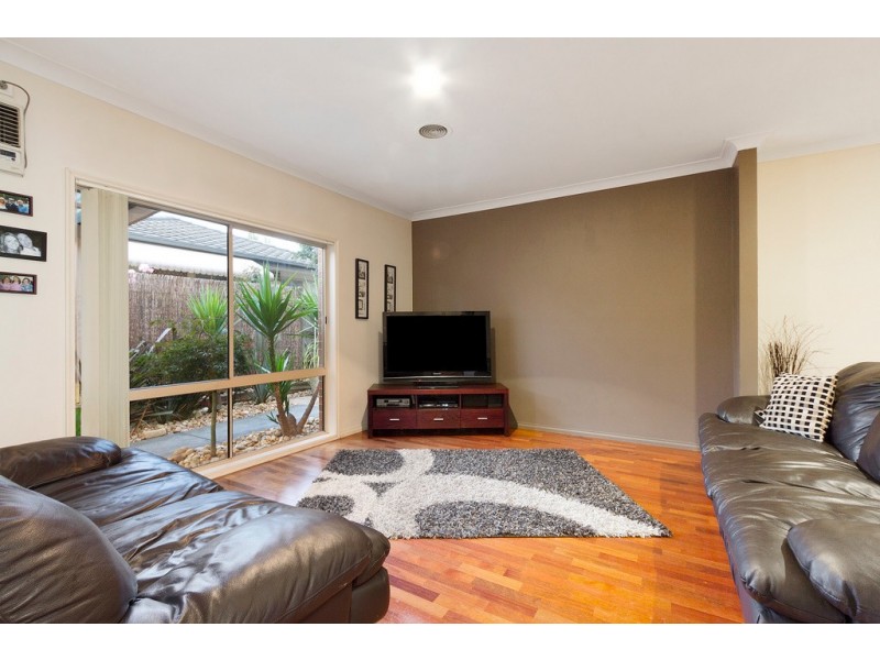 11/12 Grant Close, Berwick VIC 3806