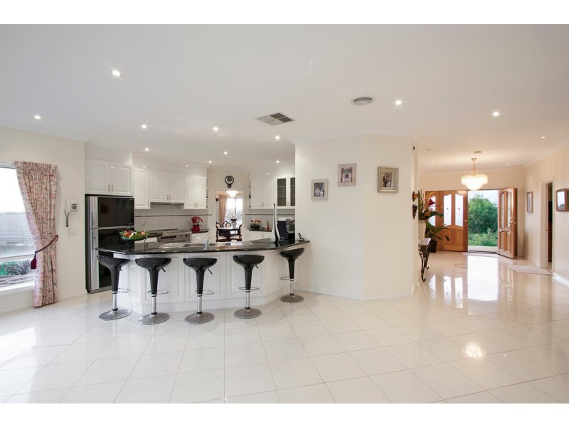 19 Ellesse Way, Berwick VIC 3806