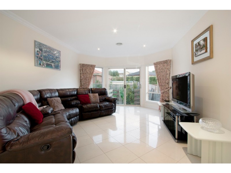 19 Ellesse Way, Berwick VIC 3806