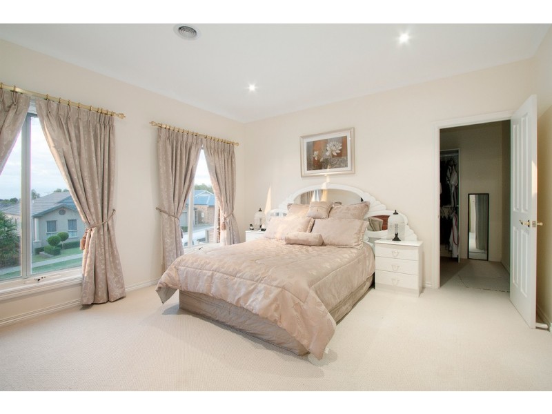 19 Ellesse Way, Berwick VIC 3806