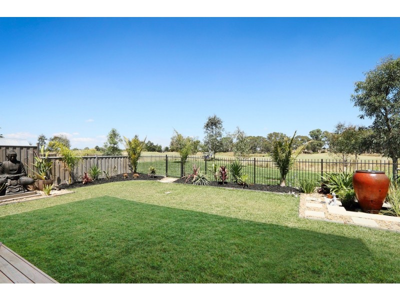 24 Nagle Drive, Sandhurst VIC 3977