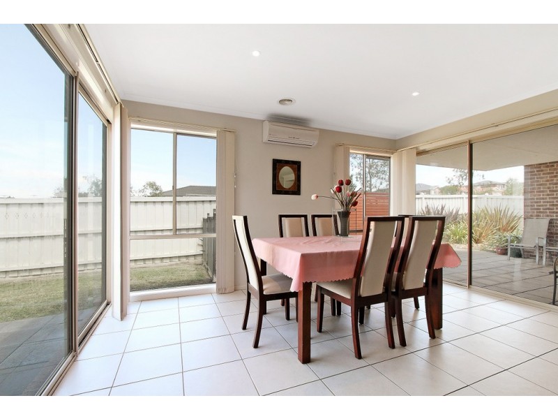 11 Azure Place, Narre Warren South VIC 3805