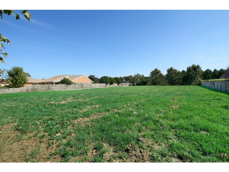 9 Heathdale Road, Narre Warren North VIC 3804