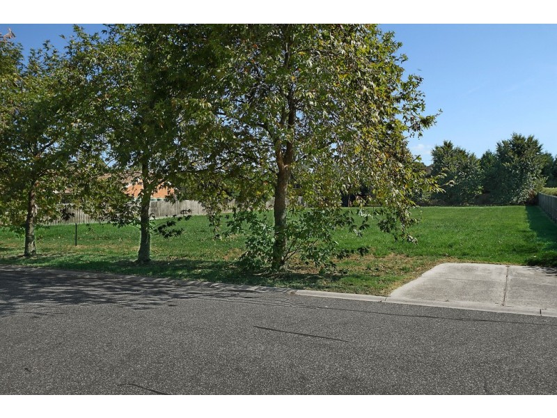 9 Heathdale Road, Narre Warren North VIC 3804