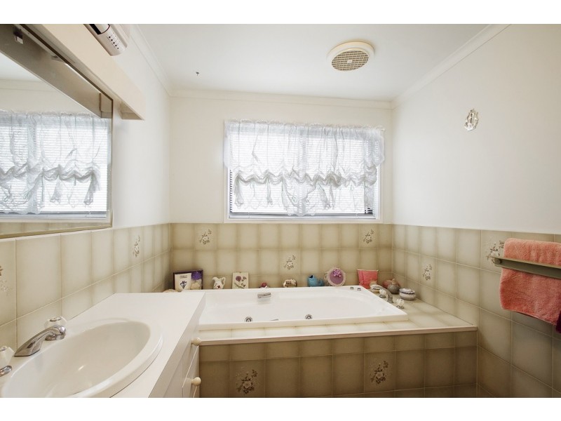127 Duncan Drive, Pakenham VIC 3810