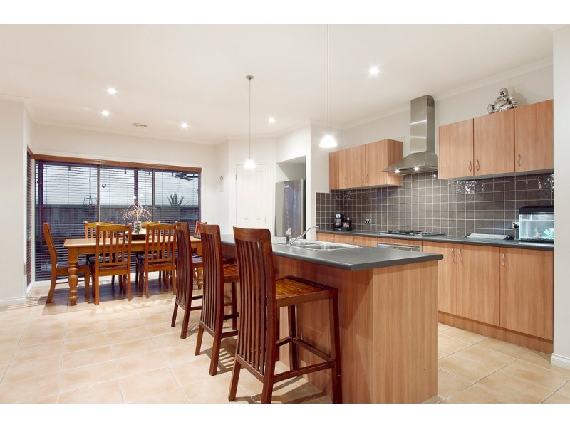 2 Tennyson Close, Berwick VIC 3806