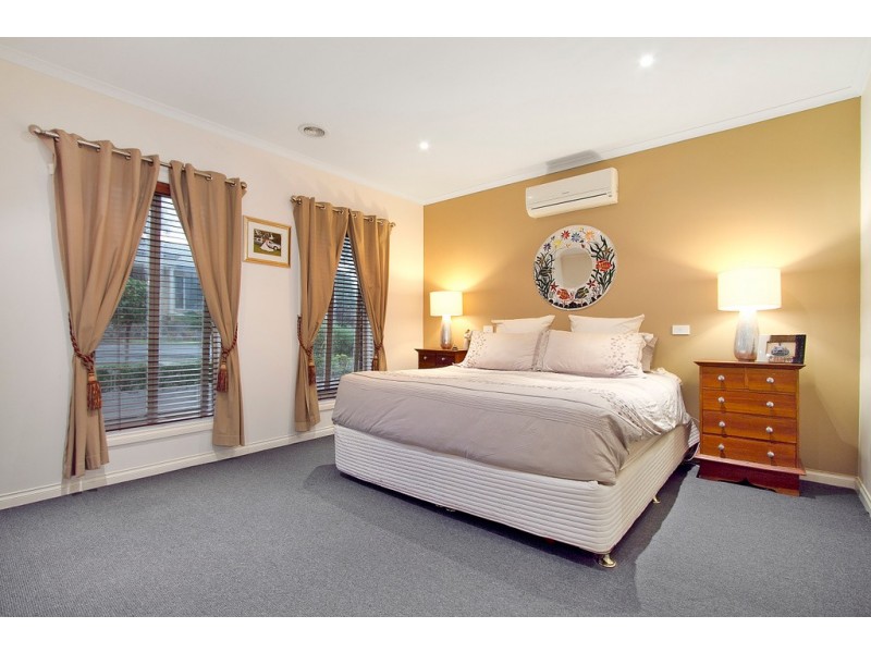 2 Tennyson Close, Berwick VIC 3806