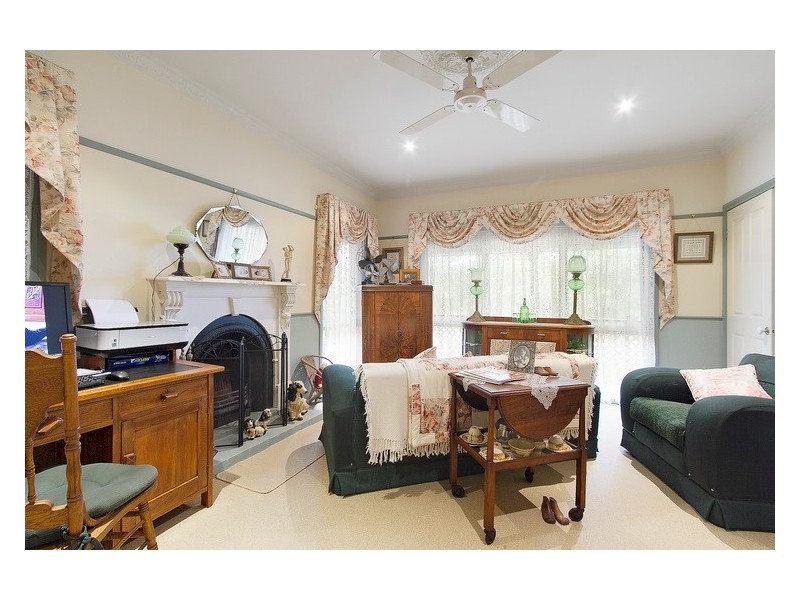 6 Eva Court, Hallam VIC 3803