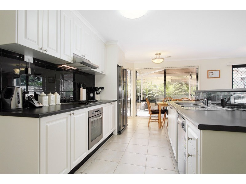 14 Canet Grove, Narre Warren South VIC 3805