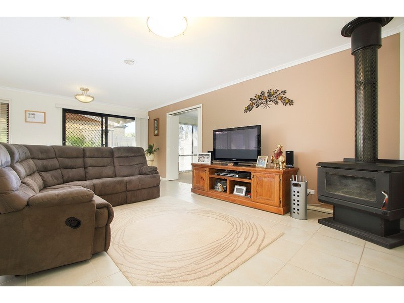 14 Canet Grove, Narre Warren South VIC 3805