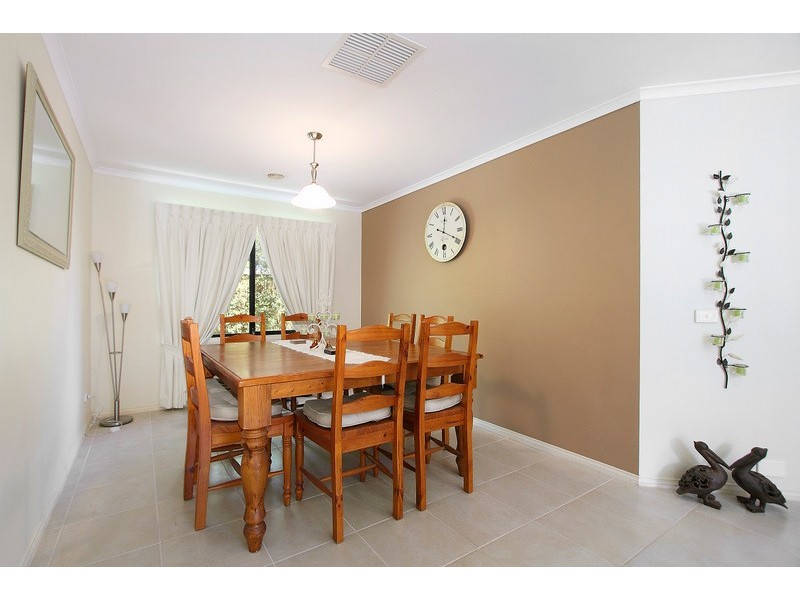 14 Canet Grove, Narre Warren South VIC 3805