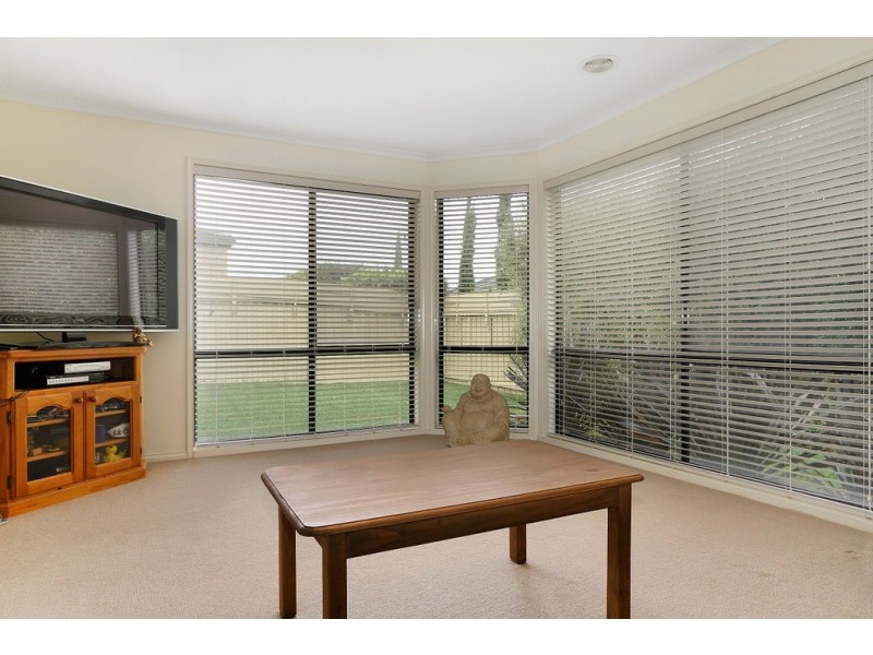 14 Canet Grove, Narre Warren South VIC 3805