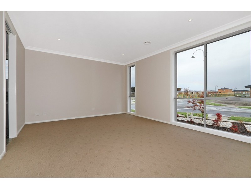 112 Sabel Drive, Cranbourne North VIC 3977