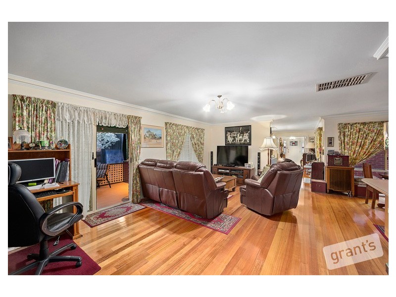 34 Chirnside Road, Berwick VIC 3806