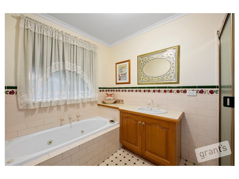 34 Chirnside Road, Berwick VIC 3806