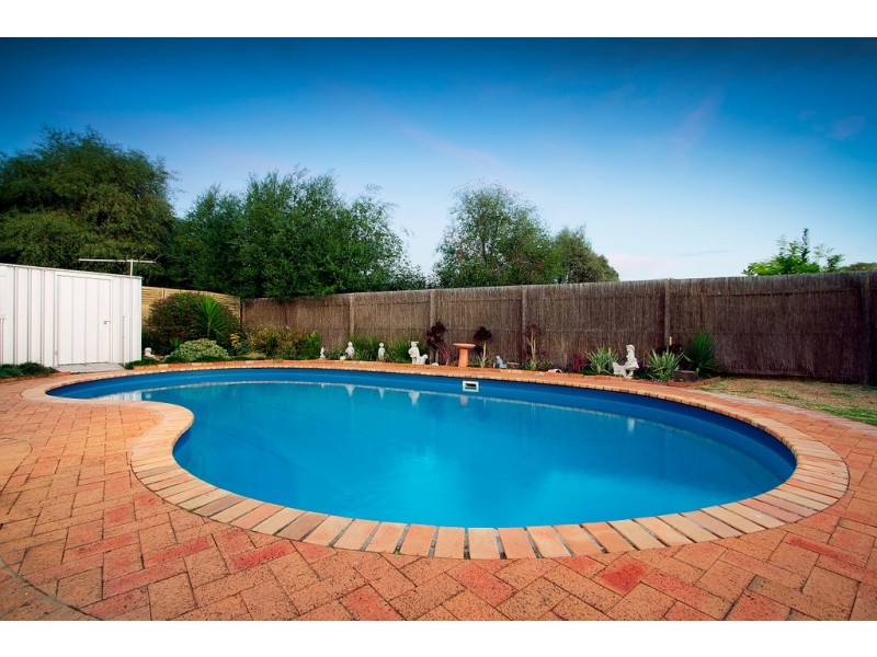 13 Hillman Court, Berwick VIC 3806