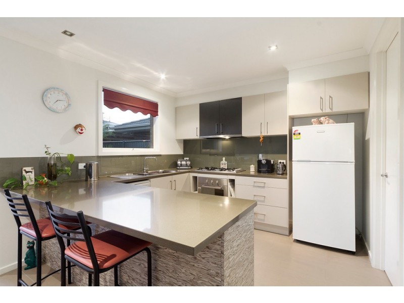 8 Aspect Lane, Cranbourne North VIC 3977