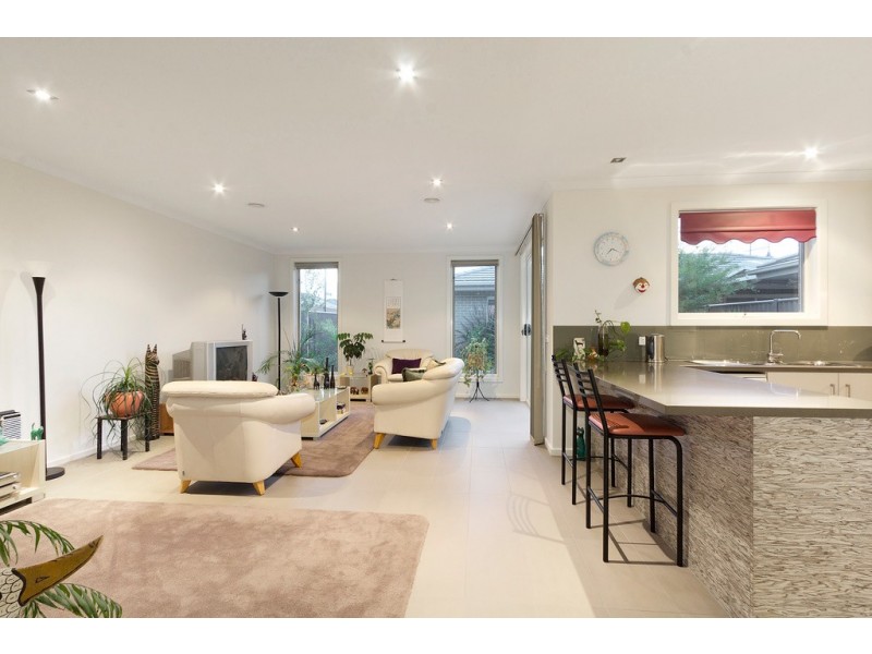 8 Aspect Lane, Cranbourne North VIC 3977