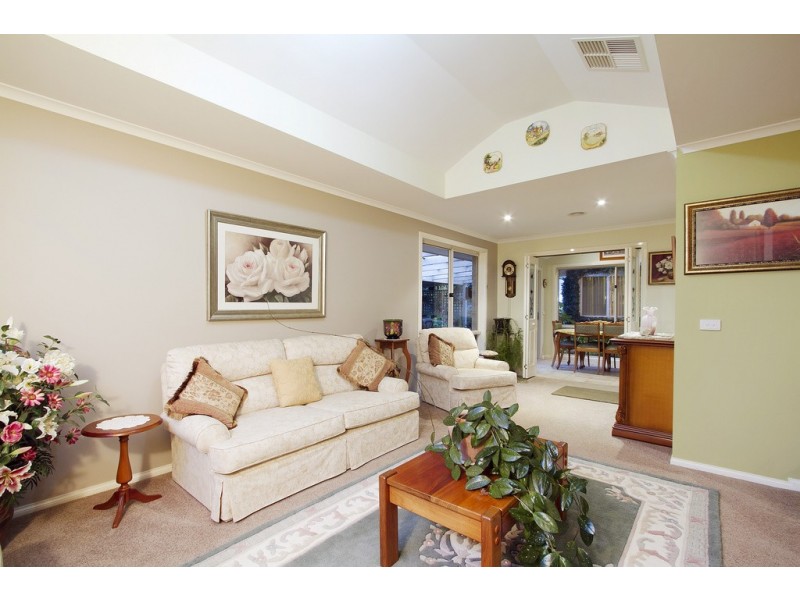 15 Harcourt Way, Berwick VIC 3806