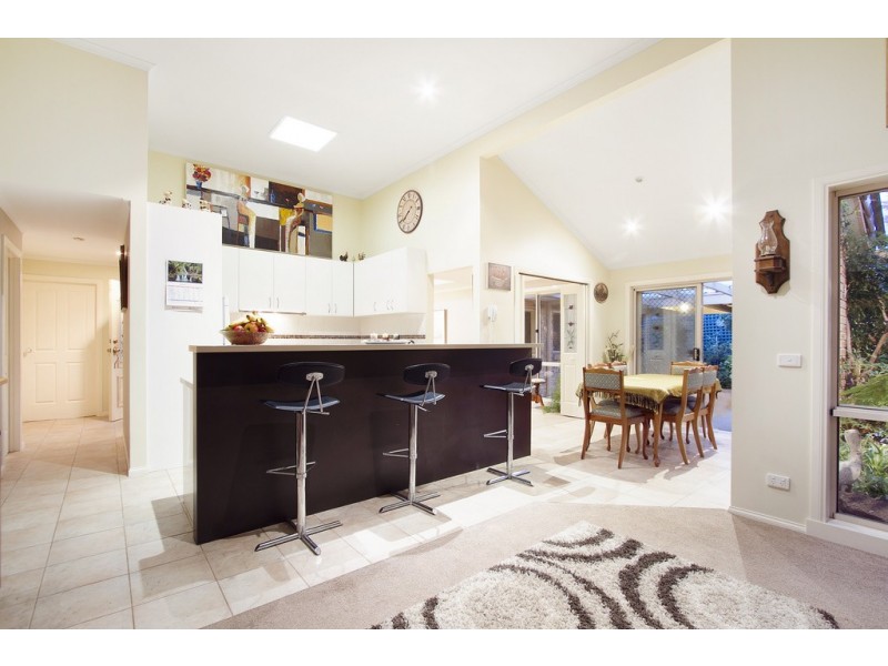 15 Harcourt Way, Berwick VIC 3806