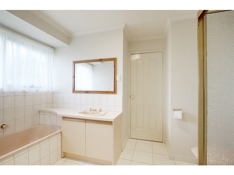 6 Gretel Place, Berwick VIC 3806