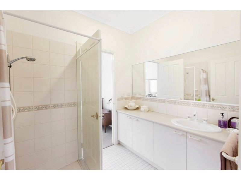 8/21-25 Parkhill Drive, Berwick VIC 3806