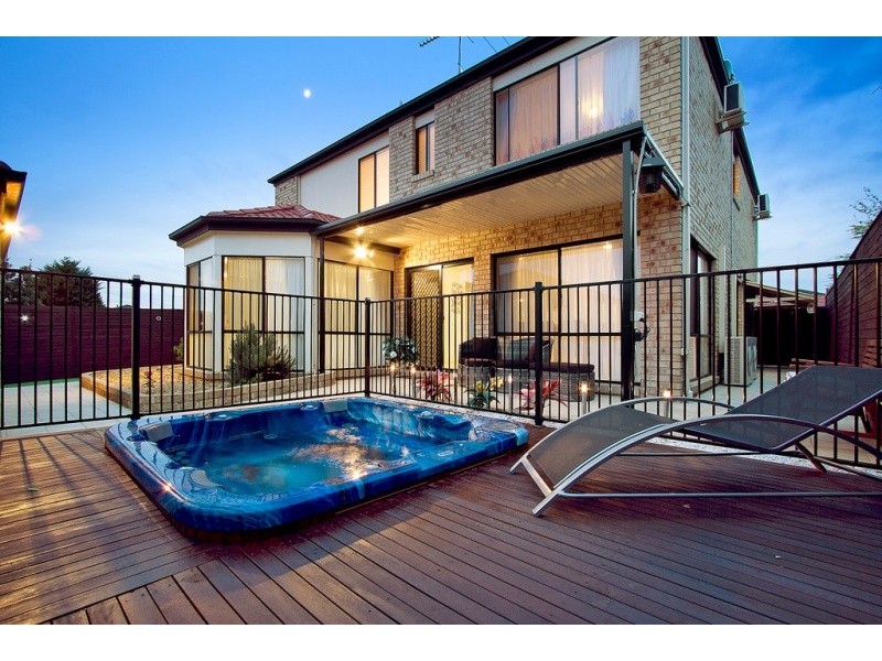 1 Glenn Erin Way, Berwick VIC 3806